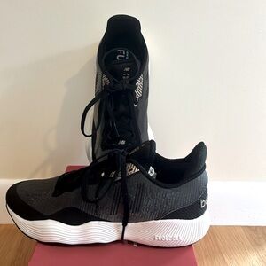 Women’s NEW IN BOX New Balance FuelCell Size 7.5.